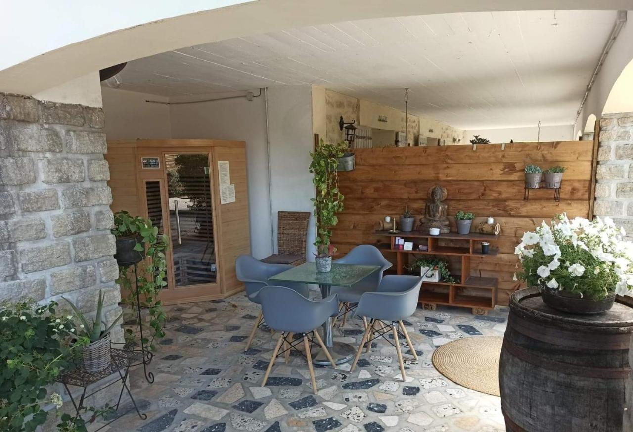 Bed and Breakfast Terre de Bacchus Vacqueyras Esterno foto